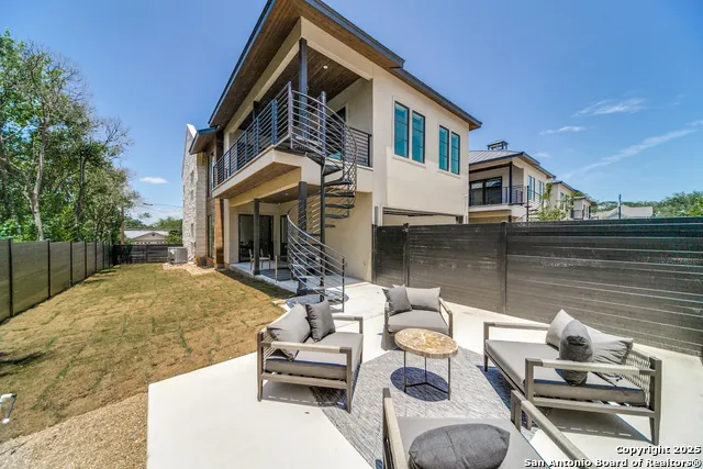 401 Oak Park Dr Unit B Boerne, TX 78006
